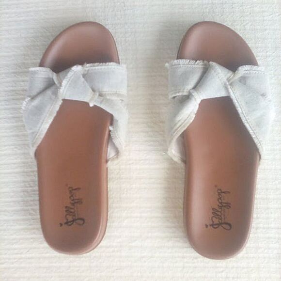 Jellypop Women's Rylie Slides Slip On Cream Frayed Canvas Squishy size 9 M - Picture 1 of 8